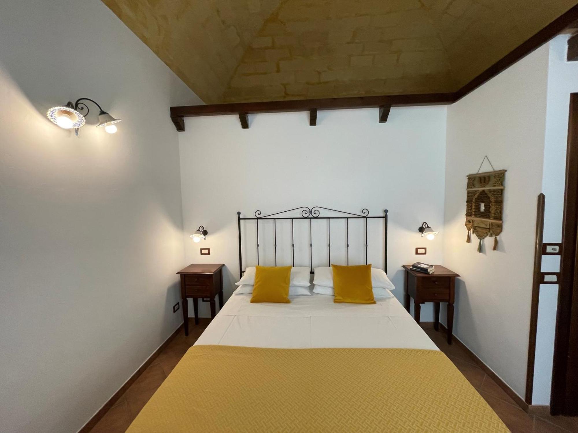 Ai Dammusi Rooms Bed & Breakfast *